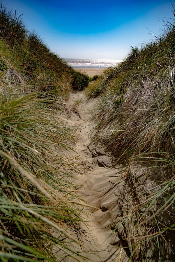 Beach Road Holiday Park Otatara Экстерьер фото