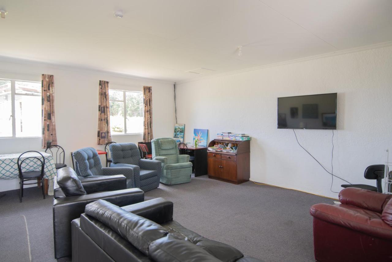 Beach Road Holiday Park Otatara Экстерьер фото
