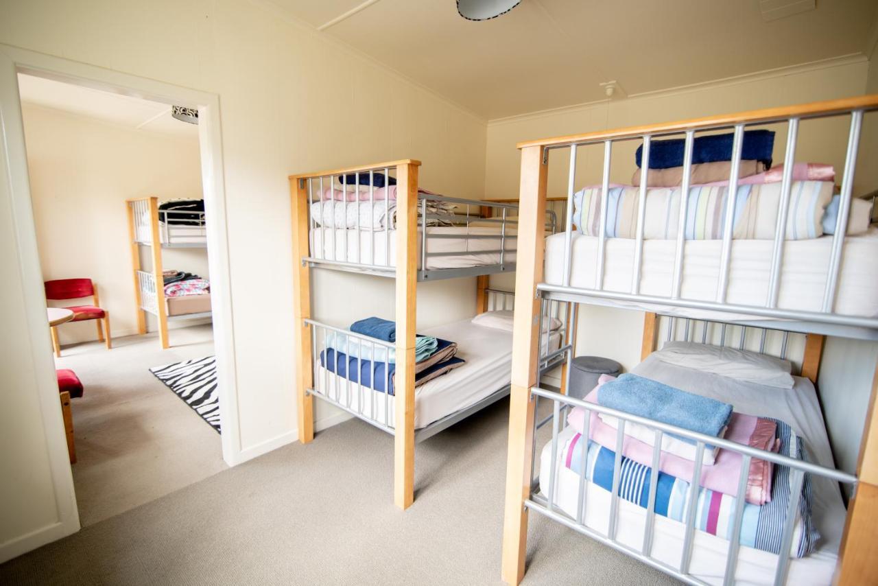 Beach Road Holiday Park Otatara Экстерьер фото