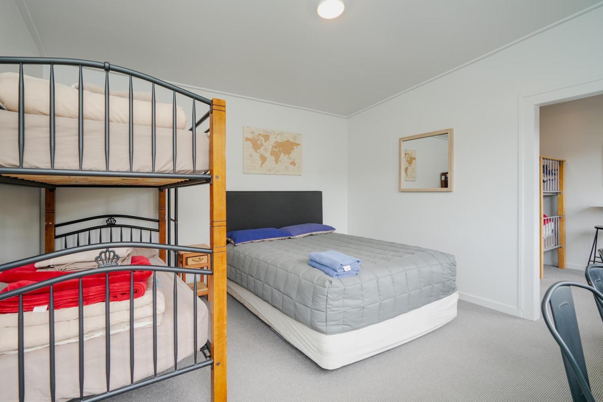 Beach Road Holiday Park Otatara Экстерьер фото