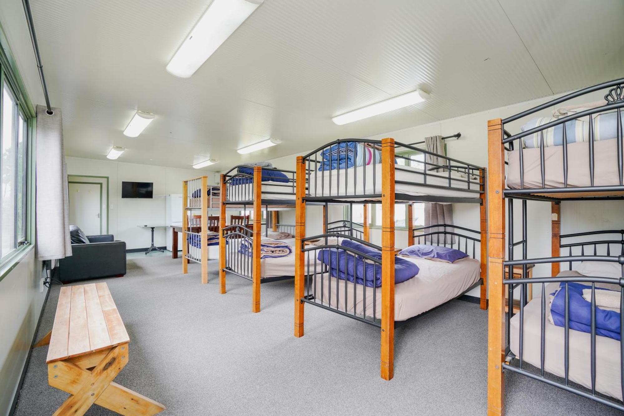 Beach Road Holiday Park Otatara Экстерьер фото