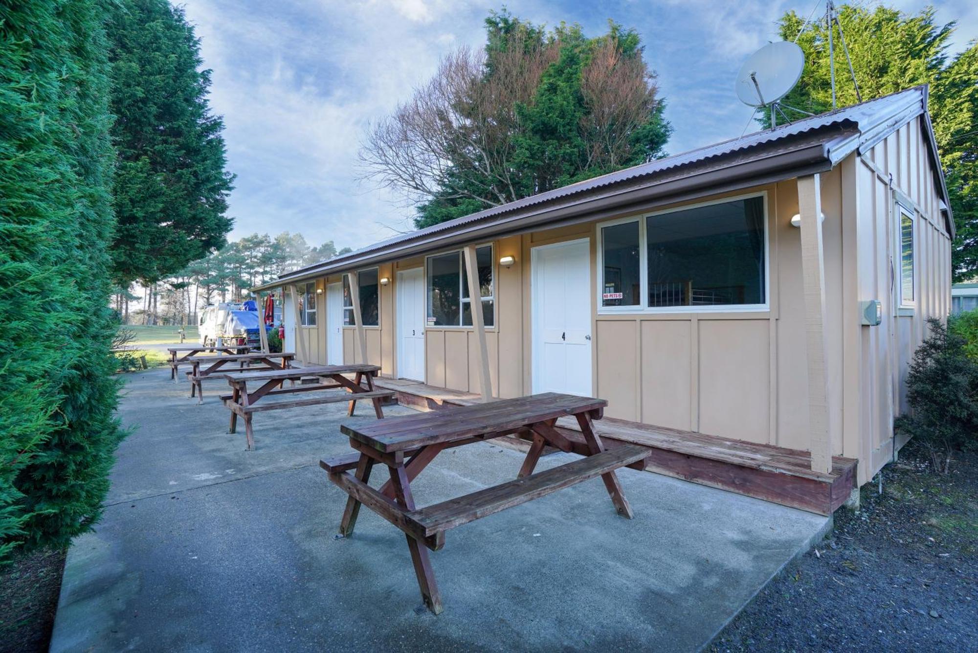 Beach Road Holiday Park Otatara Экстерьер фото