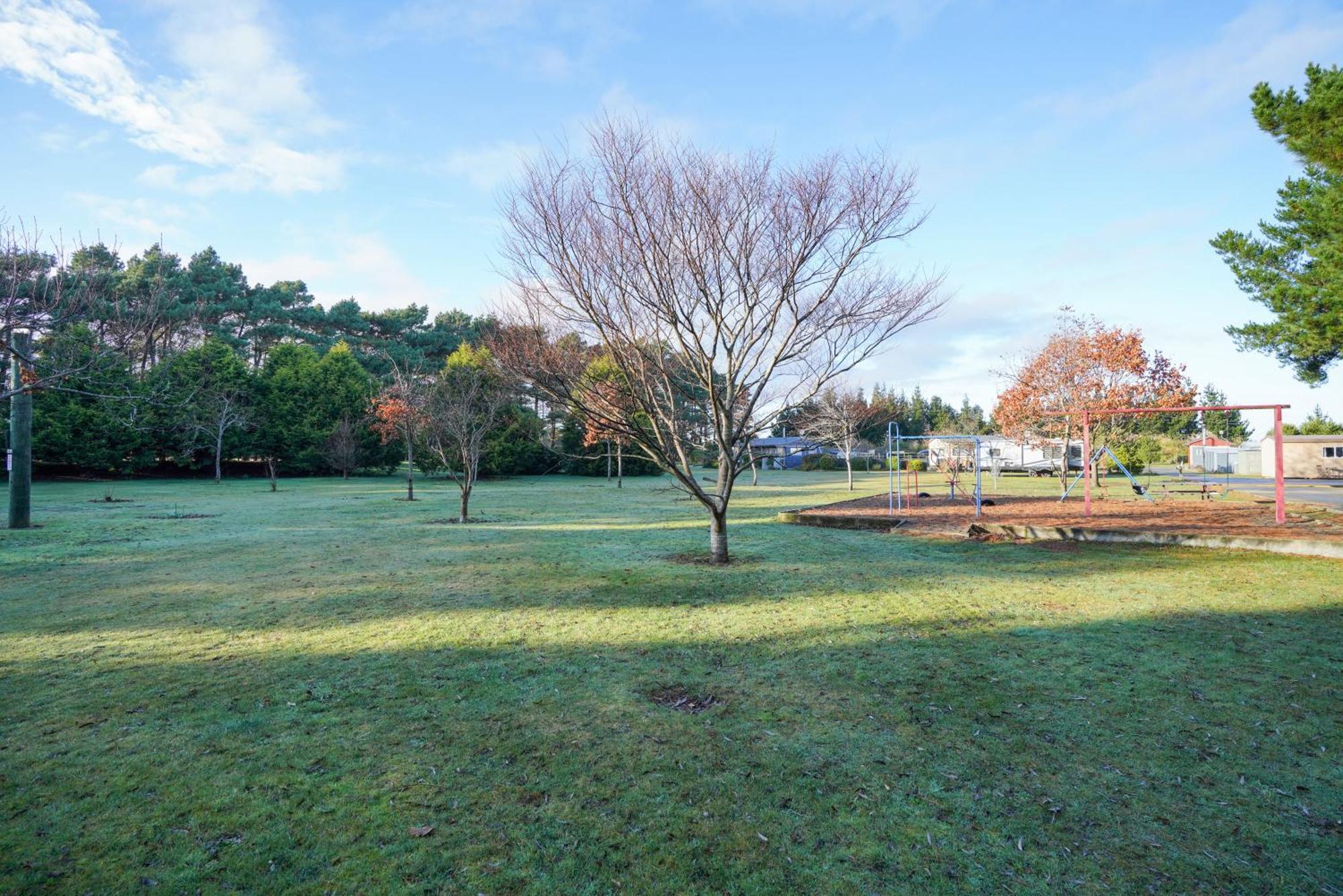Beach Road Holiday Park Otatara Экстерьер фото